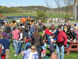 Crowd at Tractor Parade 2009 The Crowd Gathered